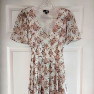 NWOT Express Short Sleeves V Neck Maxi Dress